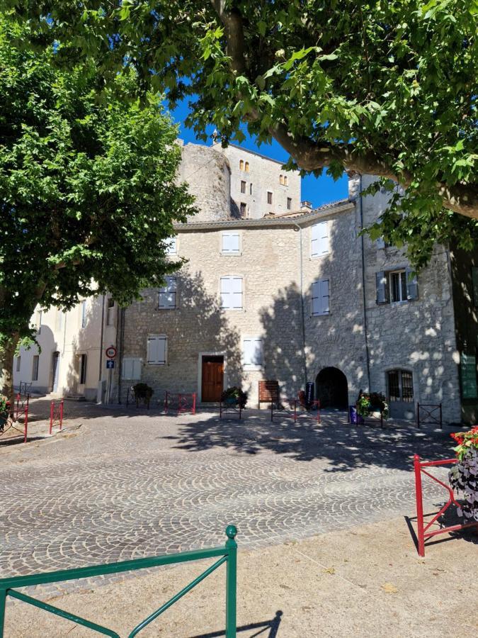 Gite De L'Eglise Laroque  Eksteriør bilde